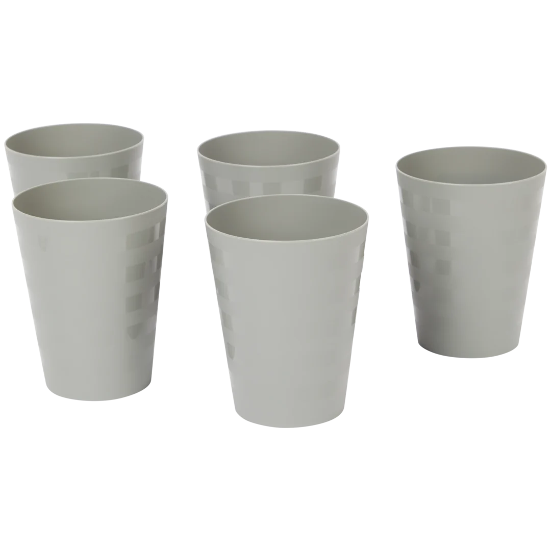 Kunststoffbecher 2