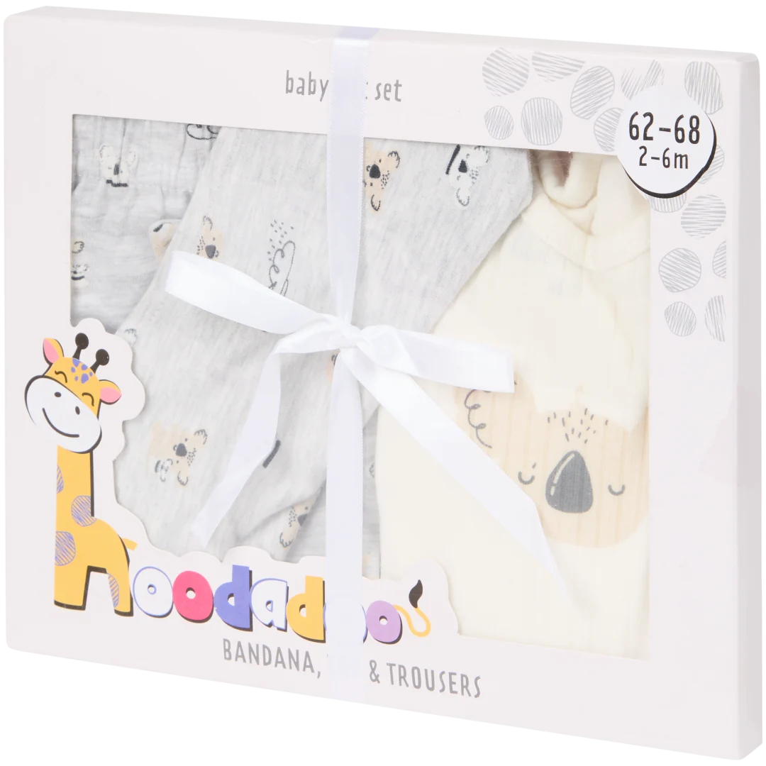 Conjunto de oferta com roupa para bebé