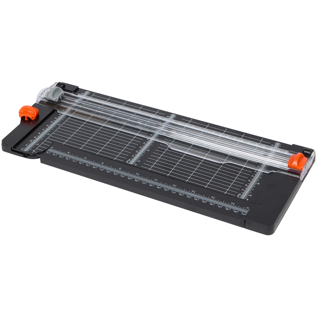 Papierschneide- und Falzmaschine