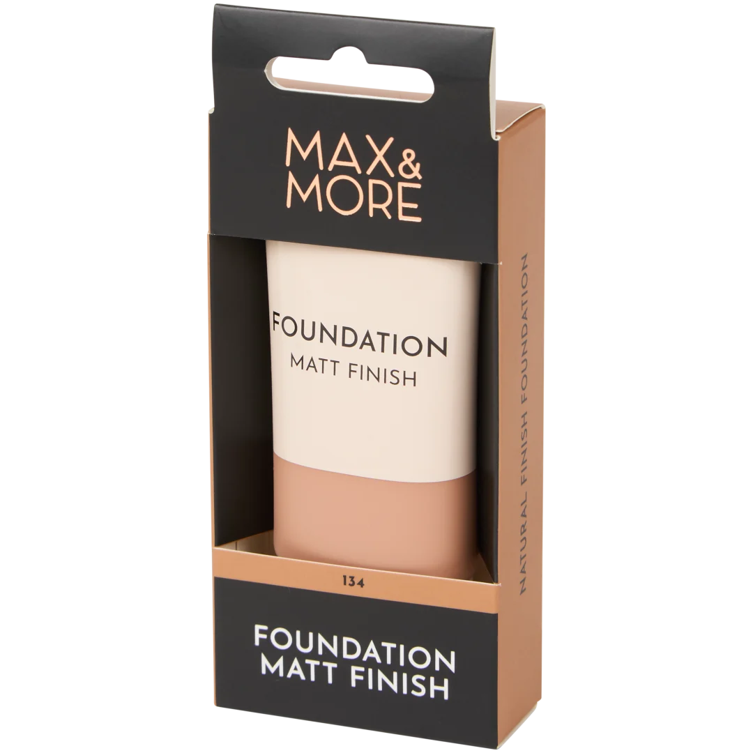 Max & More matt finish foundation 6
