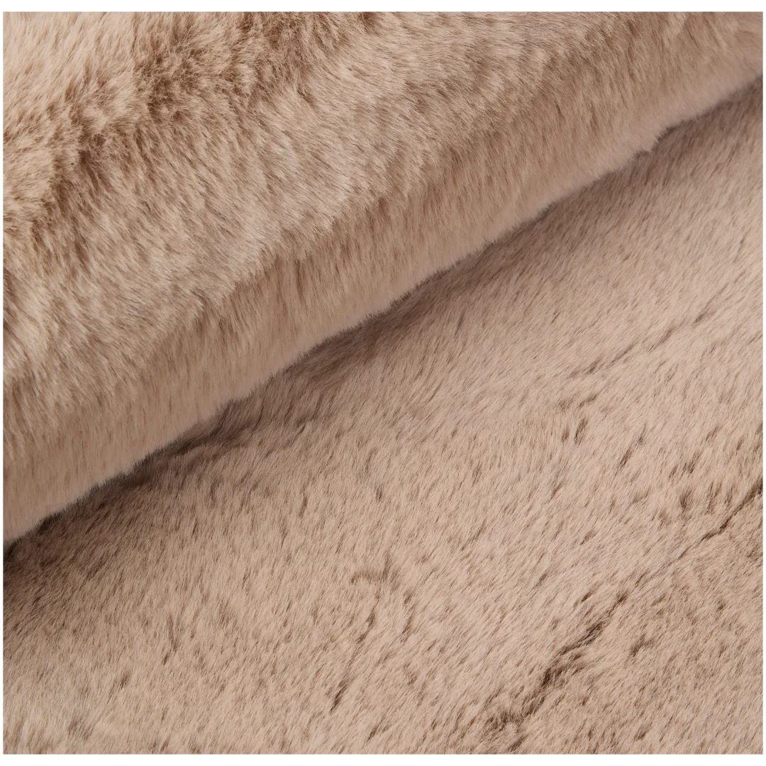 Tappeto in finta pelliccia Studio Home 3