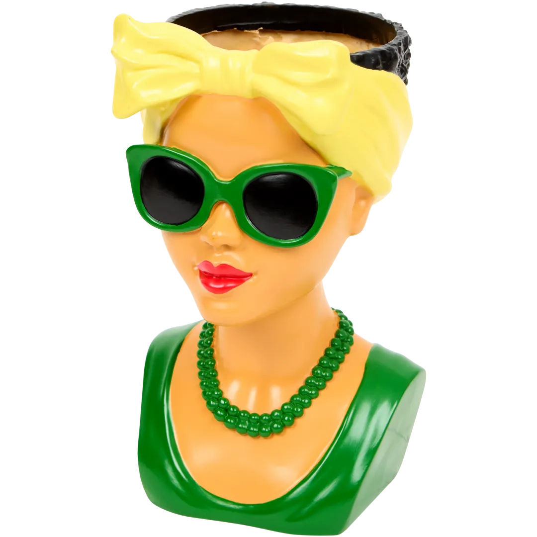 Vase femme avec fruits