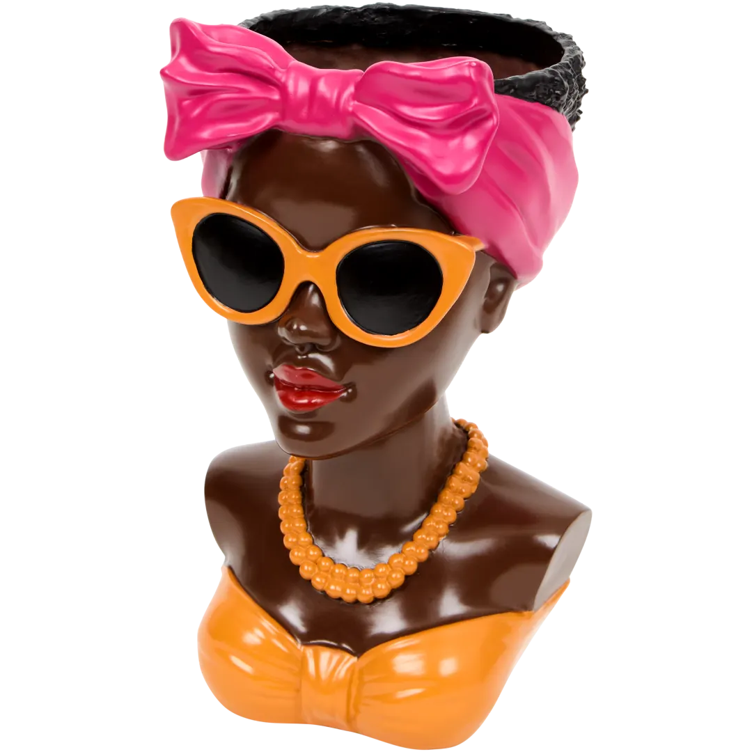 Vase femme avec fruits