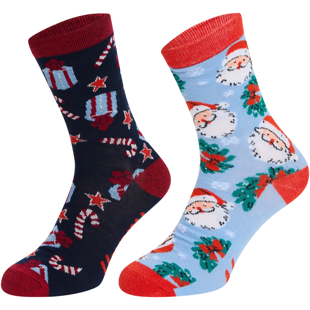 Weihnachtssocken in Weihnachtskugel