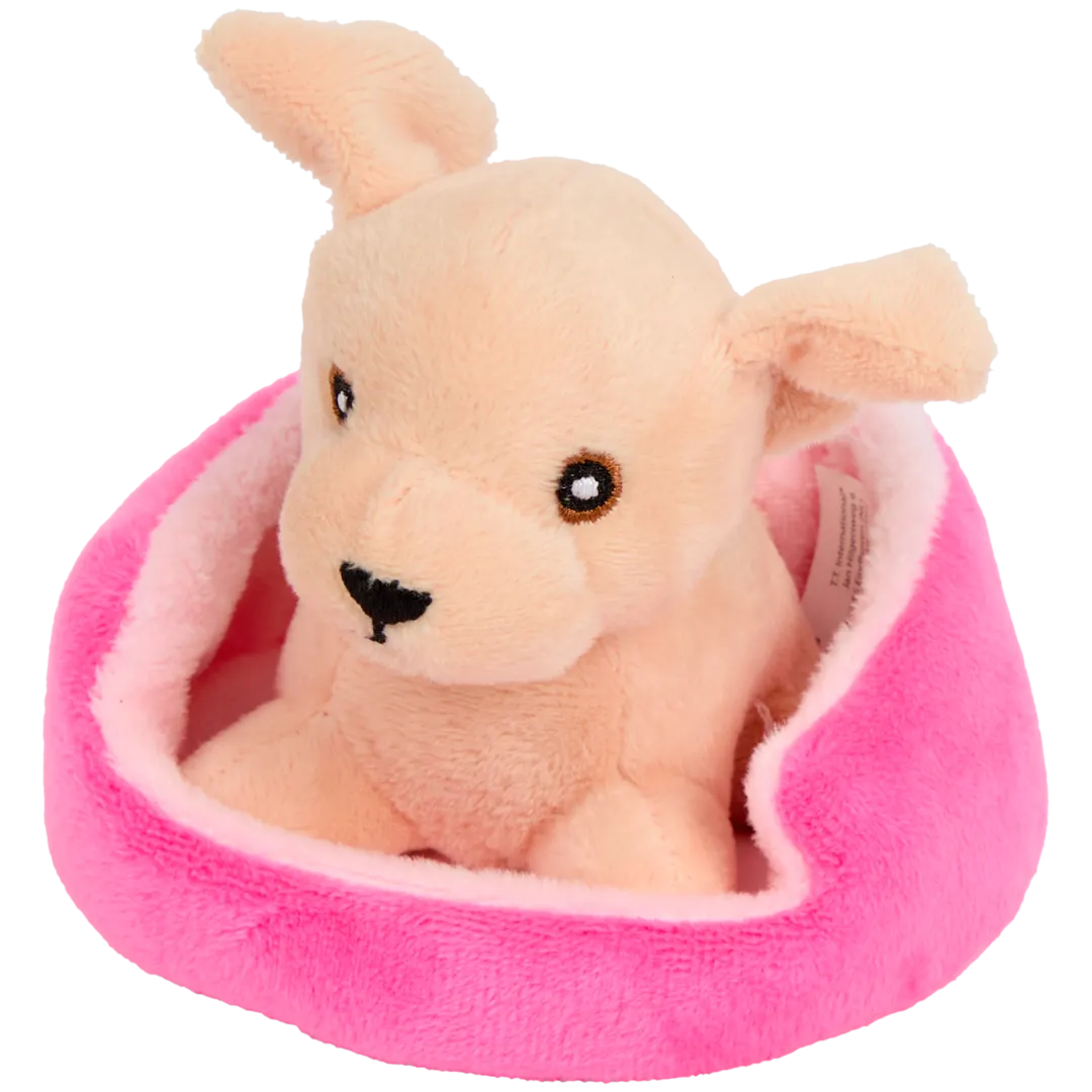 Peluche animal dans un panier