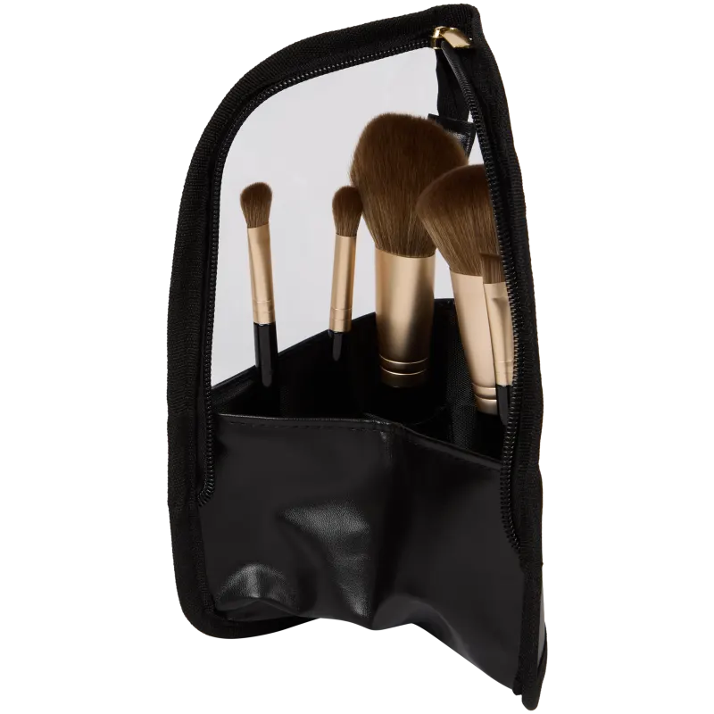 Pinceaux de maquillage dans trousse